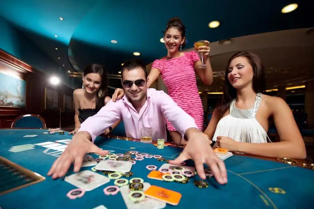 fg7773 live casino table games viewed on a mobile device